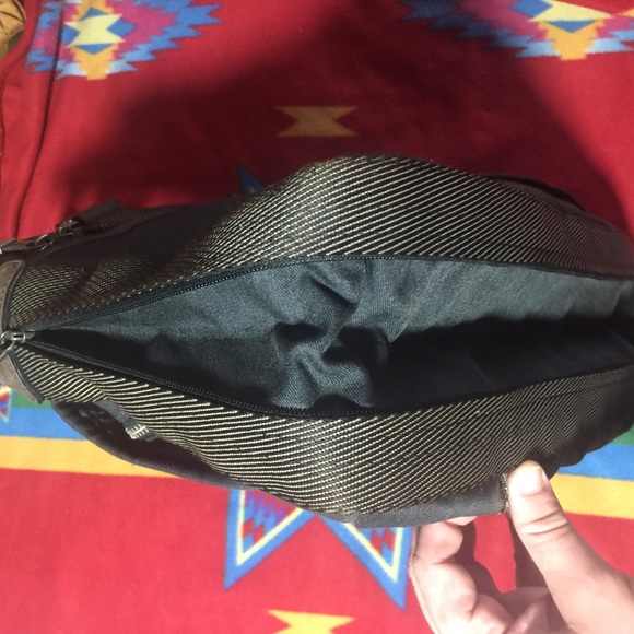 TUMI flawed messenger bag super quality EUC - Picture 11 of 16